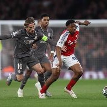 开云-太阳报：斯凯利多次在比赛中向前推进，而他的防守表现也非常出色